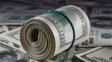 تحرك مفاجئ في سعر الدولار مقابل الجنيه داخل البنوك خلال تعاملات الخميس